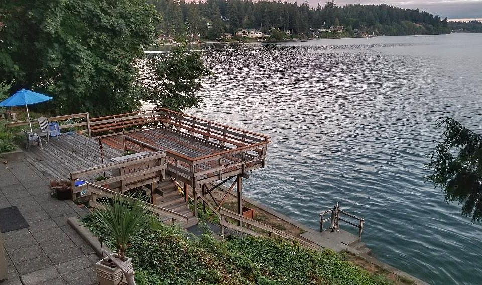 The main deck with stairs down to one of the only sandy beaches in Olympia