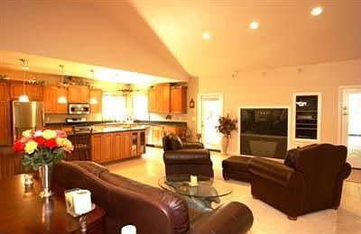 3rd image of 3801 Kinsale Ln SE
