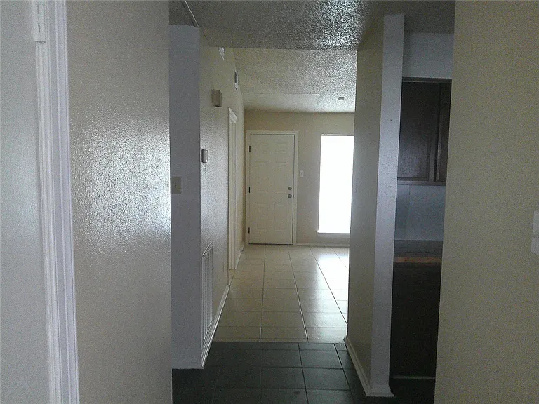 5771 Easthampton Dr #B — Photo 17
