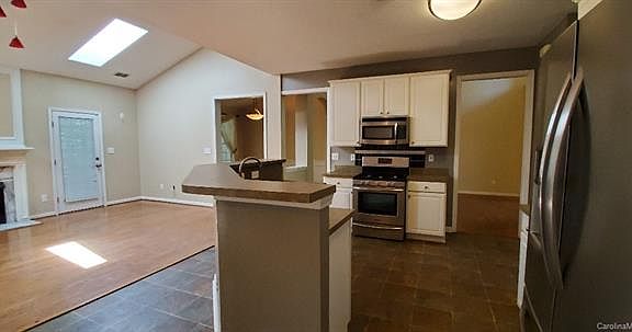3rd image of 6626 Wickville Dr