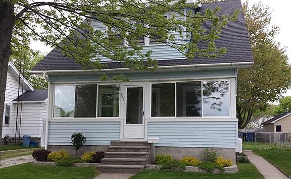 3rd image of 1421 Whipple St