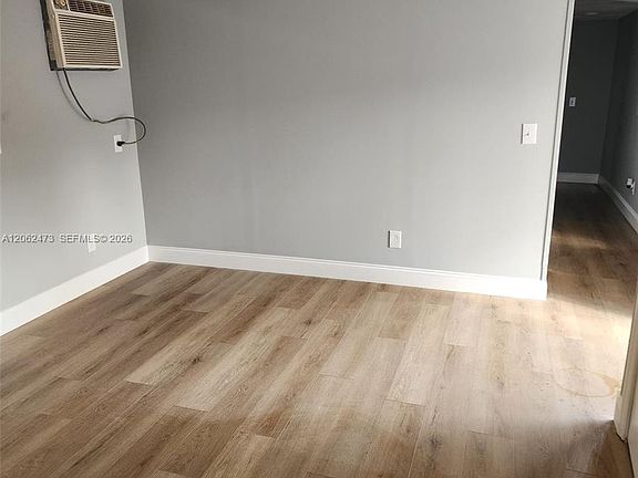 3rd image of 5351 SW 35th St
