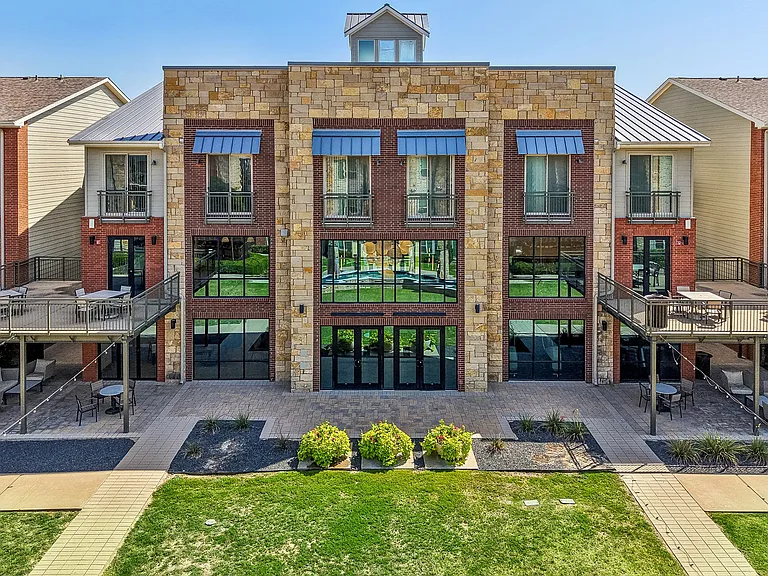 Gateway Pines — Photo 42