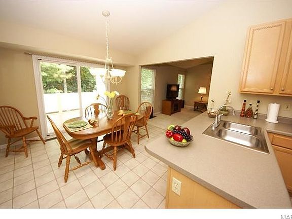 2nd image of 1372 Kensington Way Dr