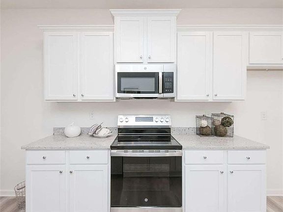 5th image of 2514 Riverside Rd