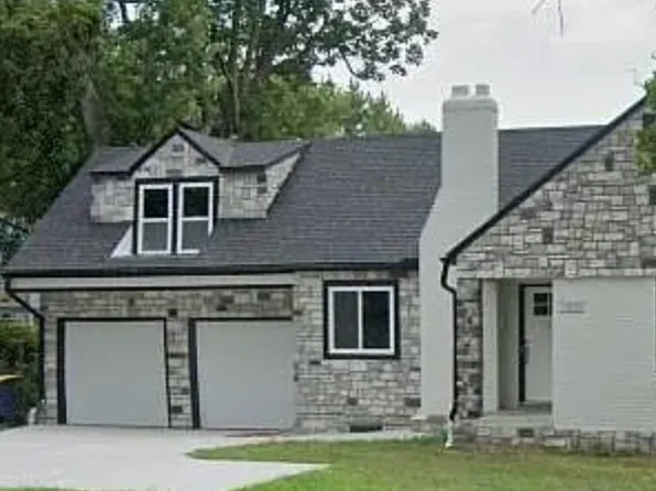 7423 State Line Rd, Kansas City, MO 64114
