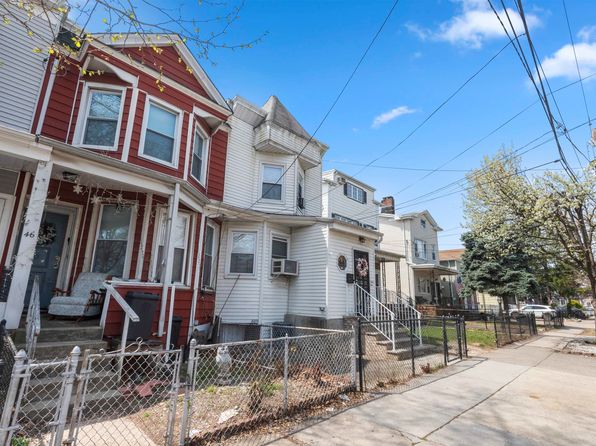 46 E 34th St, Bayonne, NJ 07002