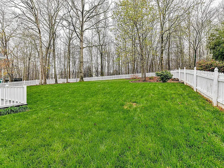 1411 Deer Spring Ct — Photo 22