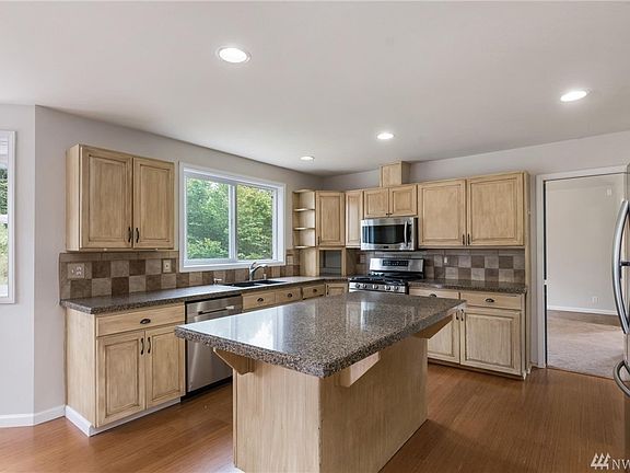 5th image of 12137 Wallingford Pl NW