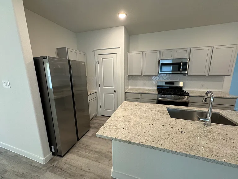 1454 Everett Gardens Way — Photo 3