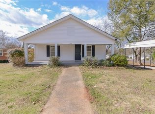 310 N Chestnut St, Seneca, SC 29678