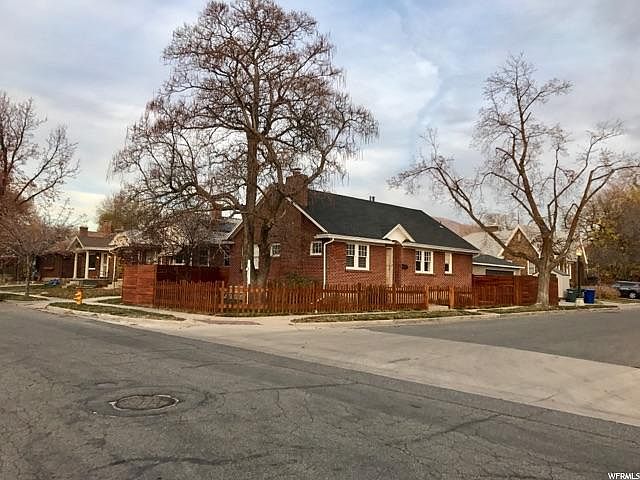 1st image of 1053 E Roosevelt Ave
