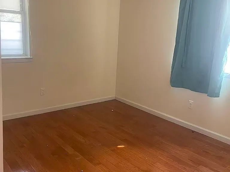 68-33 Cloverdale Ln #6833 — Photo 16