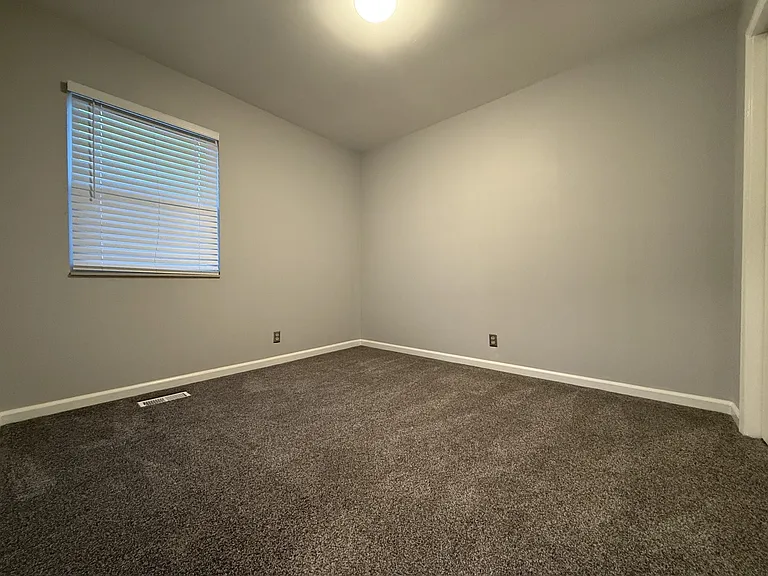 5801 Labrador Ln — Photo 20