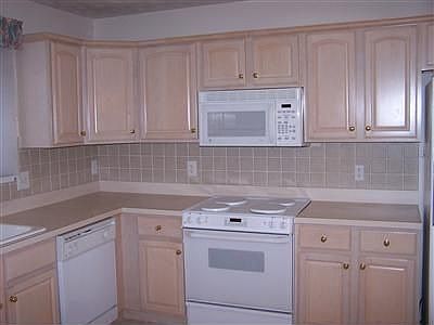3rd image of 6902 Lockwood St
