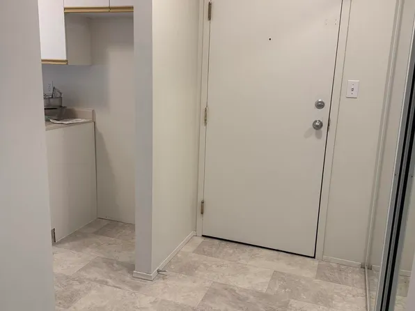 10636 120th St NW #331, Edmonton, AB T5H 4L5