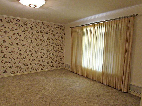 5th image of 103 Bellaire Ave