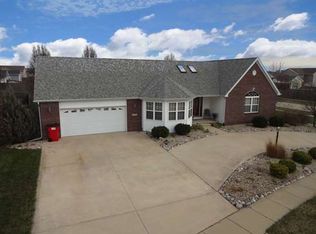 4002 Pebblebrook Ln, Champaign, IL