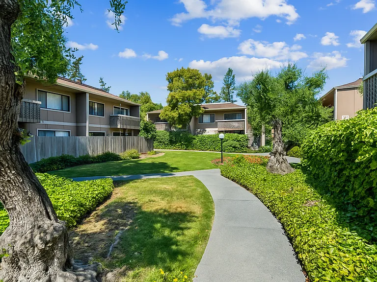 Walnut Grove — Photo 1