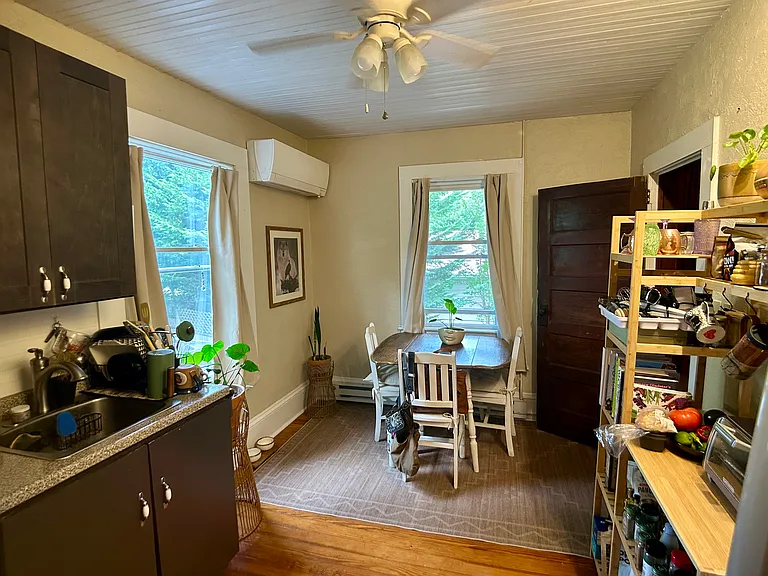 kitchen/dining room