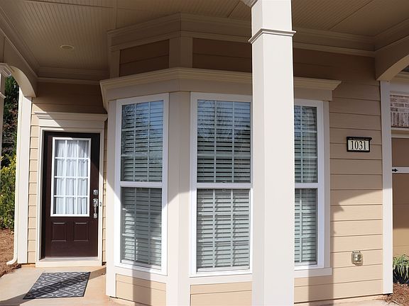 4th image of 1031 Summer Station St