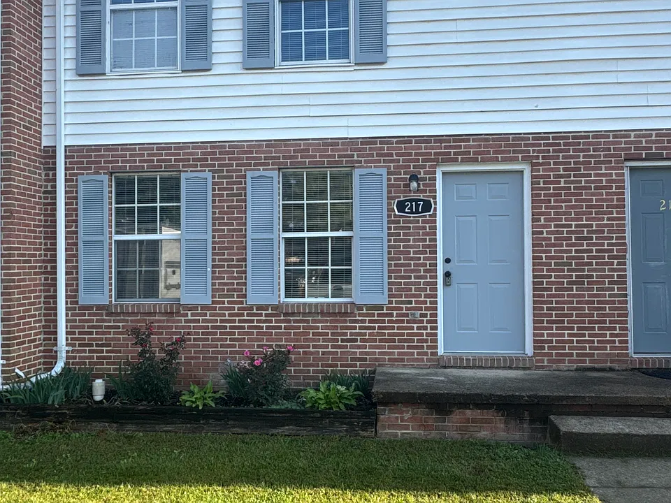 217 Buckingham Dr