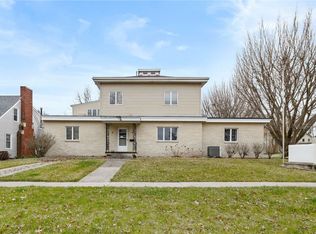 702 E Robinson St, Knoxville, IA 50138