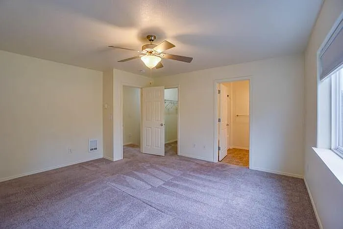 1821 NE 88th Cir — Photo 20