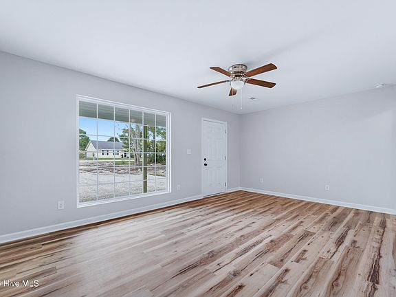 4th image of 406 Foxtrace Ln #A