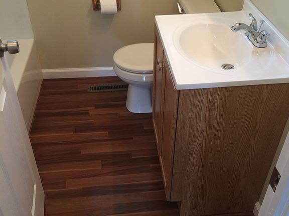 3rd image of 383 Holly Dr