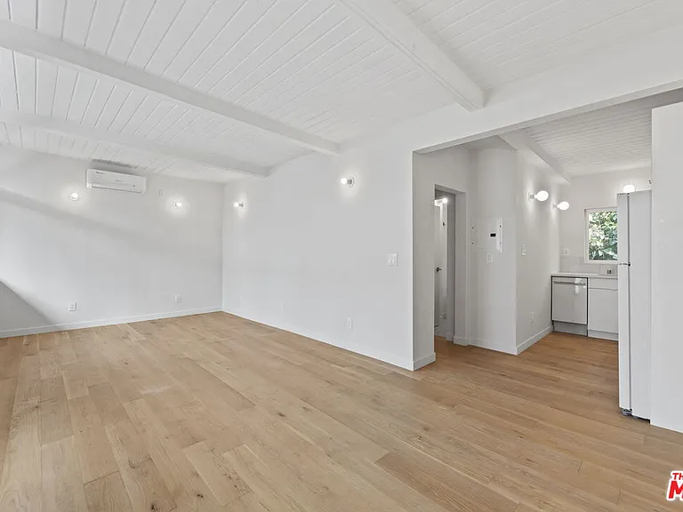 2210 Echo Park Ave #4 — Photo 2