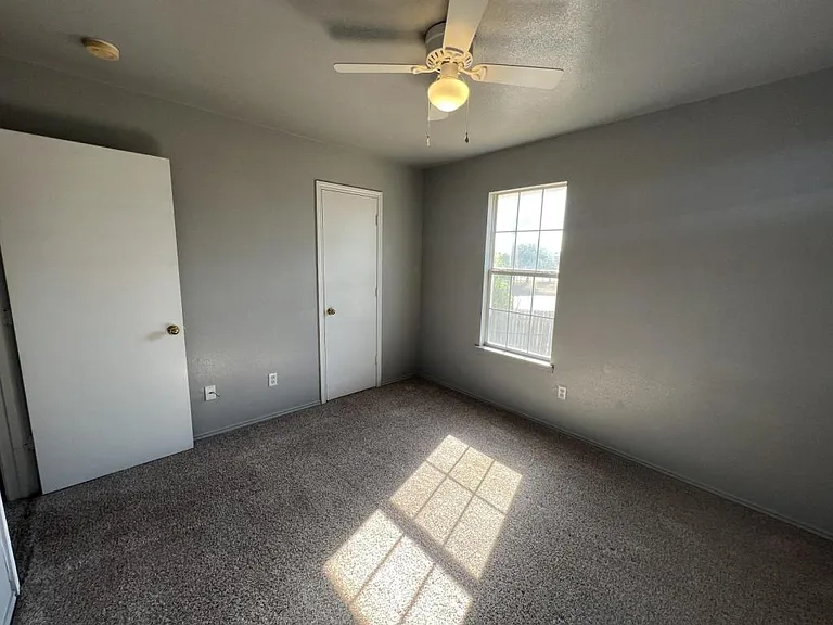 5908 Greengate Dr #B — Photo 10