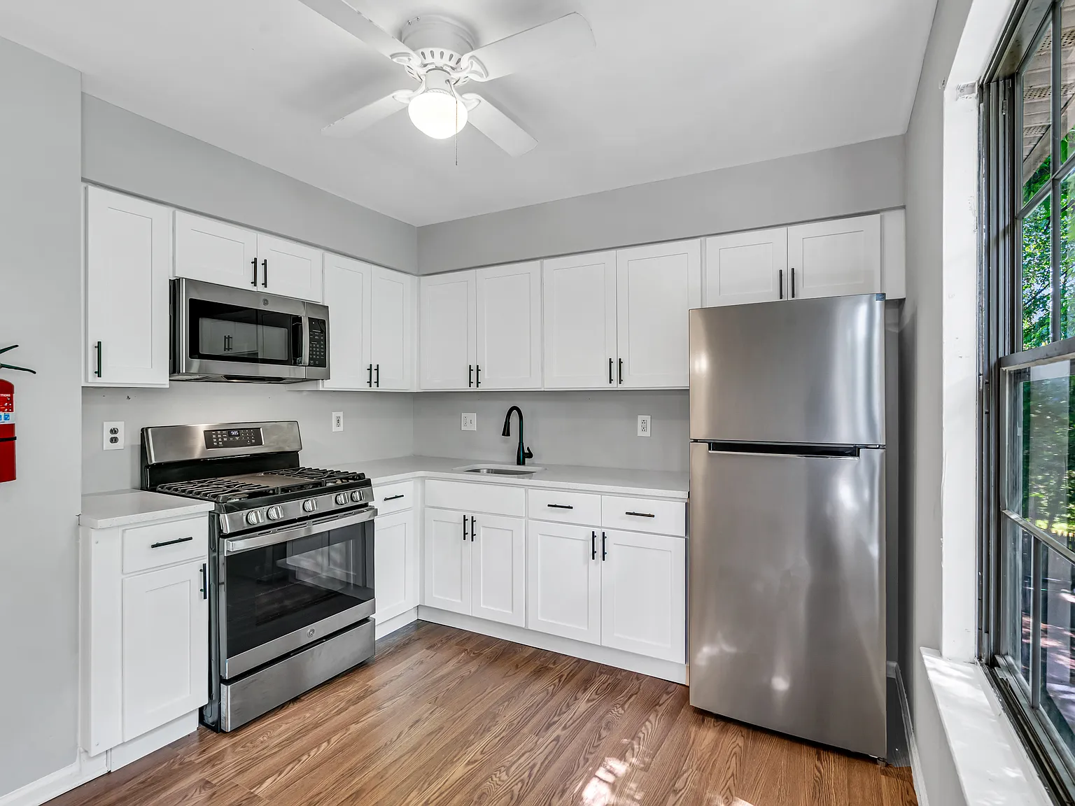 2 bed, 1020 sqft, $1,999 — Photo 1
