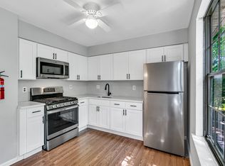 5 Harrington Ln #B, Sicklerville, NJ 08081