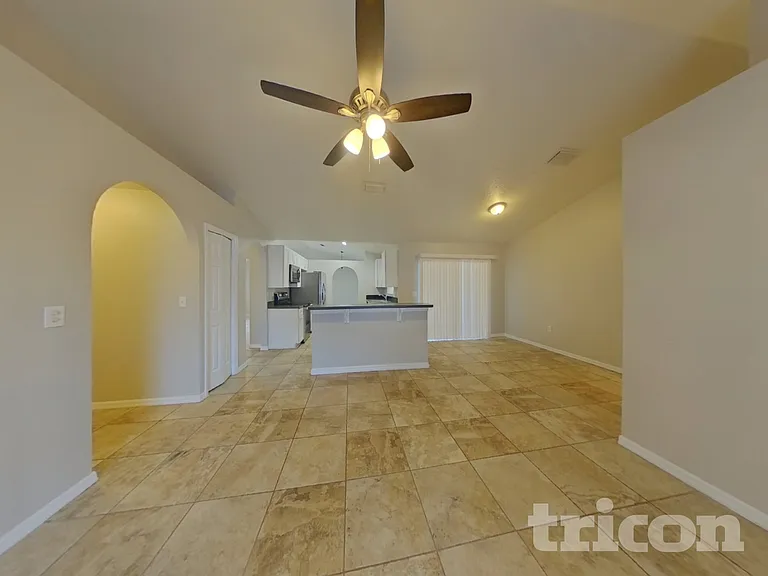 400 Cocoa Ct — Photo 3
