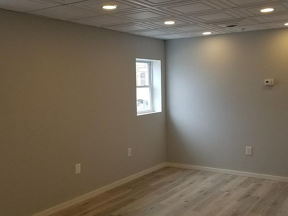 4th image of 2319 E Westmoreland St