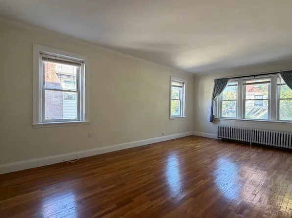 2043 Commonwealth Ave, Brighton, MA