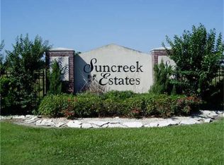 327 Hunter Ct, Rosharon, TX 77583