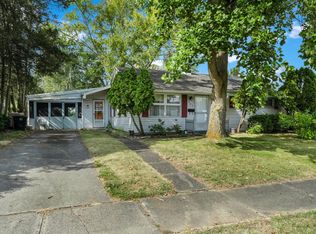 527 Manchester Dr, South Bend, IN 46615