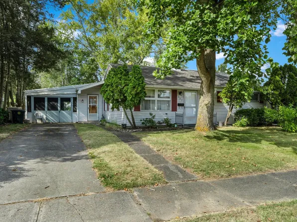 527 Manchester Dr, South Bend, IN 46615