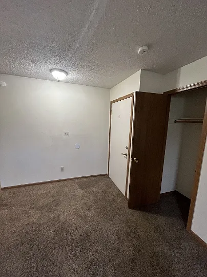 516 Cantebury Dr #B — Photo 5