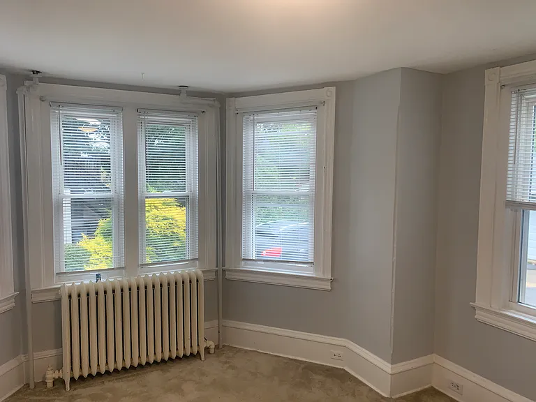 328 E King Street — Photo 16