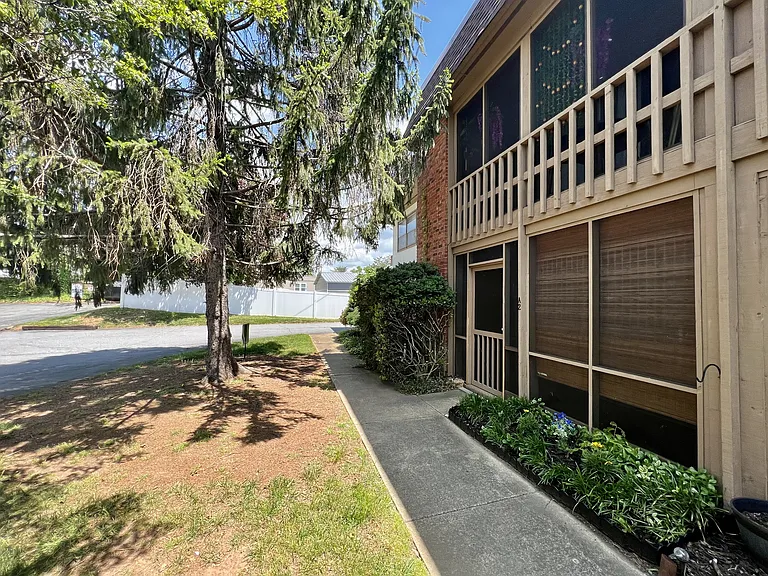 427 6th Ave W Holly Crest A2