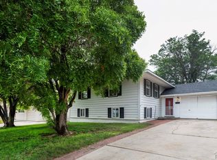 61 Louis Nelson Rd, Pueblo, CO 81001