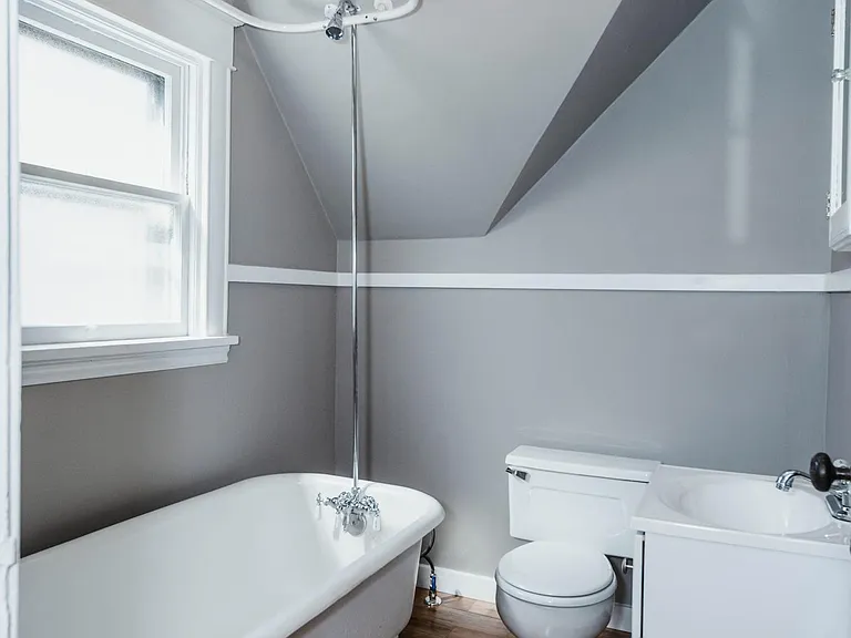 2nd floor full bath