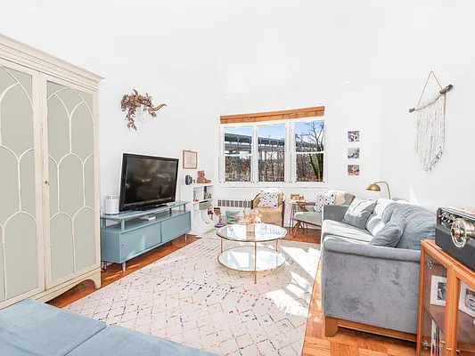 Sold by Re/Max In The City | media 1