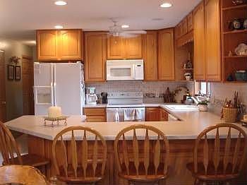 4th image of 208 Stonehenge Dr