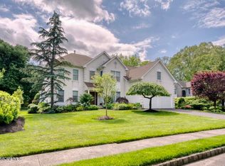 7 Hogans Aly, Farmingdale, NJ 07727