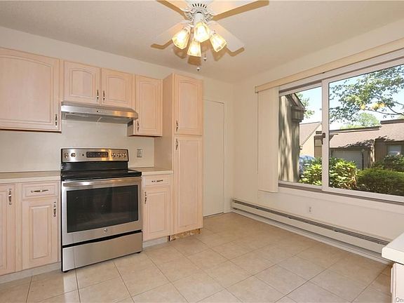 375a kitchen garage orig.jpg