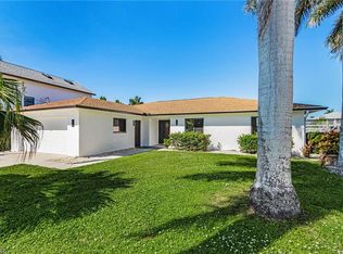 121 JAMAICA DR, NAPLES, FL 34113